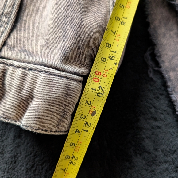 Distressed Brown Cropped Denim Jacket Raw Hem Grunge Indie Street Sz L Acid Wash - Picture 10 of 11